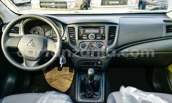 Nunua Imported Mitsubishi L200 Nyeupe Gari ndani ya Import - Dubai nchini Arusha Nunua Imported Mitsubishi L200 Nyeupe Gari ndani ya Import - Dubai nchini Arusha