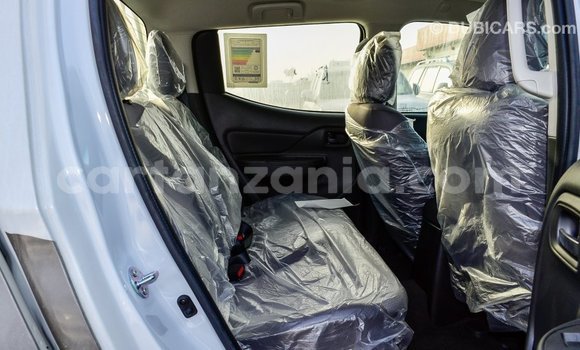 Nunua Imported Mitsubishi L200 Nyeupe Gari ndani ya Import - Dubai nchini Arusha Nunua Imported Mitsubishi L200 Nyeupe Gari ndani ya Import - Dubai nchini Arusha