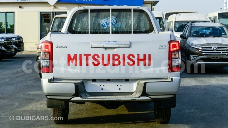 Big with watermark mitsubishi l200 arusha import dubai 9044