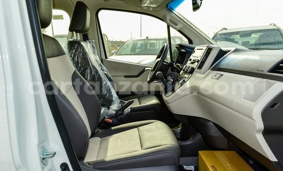 Nunua Imported Toyota Hiace Nyeupe Gari ndani ya Import - Dubai nchini Arusha Nunua Imported Toyota Hiace Nyeupe Gari ndani ya Import - Dubai nchini Arusha
