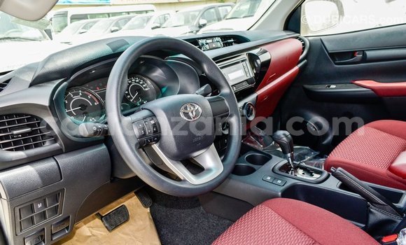 Nunua Imported Toyota Hilux Nyeupe Gari ndani ya Import - Dubai nchini Arusha Nunua Imported Toyota Hilux Nyeupe Gari ndani ya Import - Dubai nchini Arusha