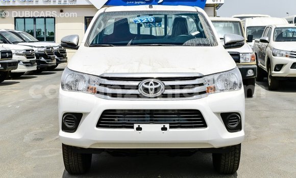 Nunua Imported Toyota Hilux Nyeupe Gari ndani ya Import - Dubai nchini Arusha Nunua Imported Toyota Hilux Nyeupe Gari ndani ya Import - Dubai nchini Arusha