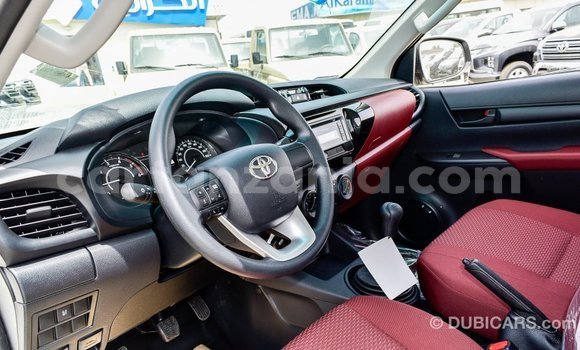 Nunua Imported Toyota Hilux Nyeupe Gari ndani ya Import - Dubai nchini Arusha Nunua Imported Toyota Hilux Nyeupe Gari ndani ya Import - Dubai nchini Arusha
