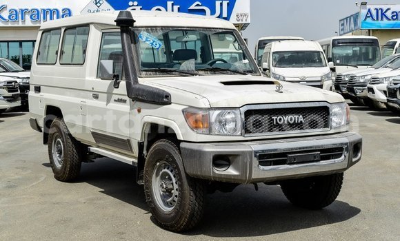 Nunua Imported Toyota Land Cruiser Nyeupe Gari ndani ya Import - Dubai nchini Arusha Nunua Imported Toyota Land Cruiser Nyeupe Gari ndani ya Import - Dubai nchini Arusha