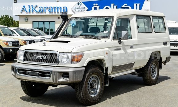 Nunua Imported Toyota Land Cruiser Nyeupe Gari ndani ya Import - Dubai nchini Arusha Nunua Imported Toyota Land Cruiser Nyeupe Gari ndani ya Import - Dubai nchini Arusha