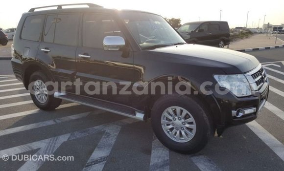 Nunua Imported Mitsubishi Pajero Nyeusi Gari ndani ya Import - Dubai nchini Arusha Nunua Imported Mitsubishi Pajero Nyeusi Gari ndani ya Import - Dubai nchini Arusha