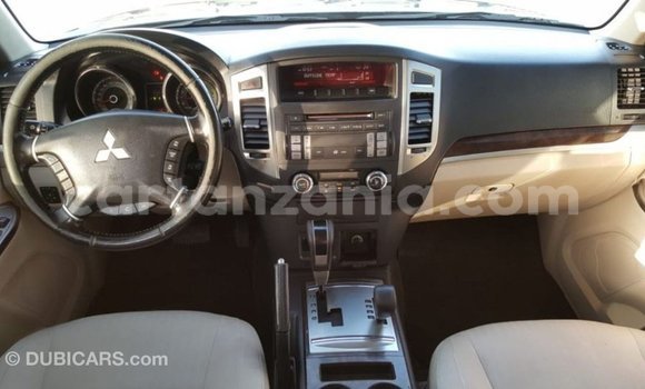 Nunua Imported Mitsubishi Pajero Nyeusi Gari ndani ya Import - Dubai nchini Arusha Nunua Imported Mitsubishi Pajero Nyeusi Gari ndani ya Import - Dubai nchini Arusha