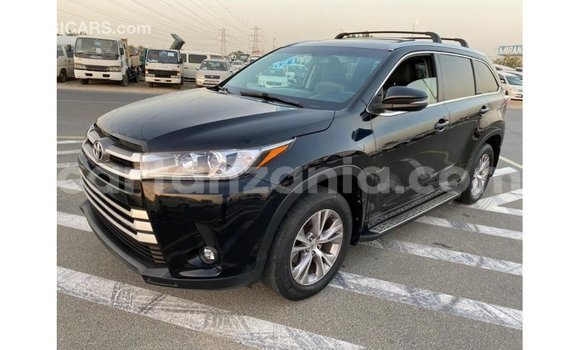 Nunua Imported Toyota Highlander Nyeusi Gari ndani ya Import - Dubai nchini Arusha Nunua Imported Toyota Highlander Nyeusi Gari ndani ya Import - Dubai nchini Arusha
