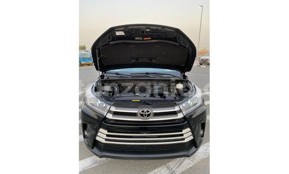 Nunua Imported Toyota Highlander Nyeusi Gari ndani ya Import - Dubai nchini Arusha Nunua Imported Toyota Highlander Nyeusi Gari ndani ya Import - Dubai nchini Arusha