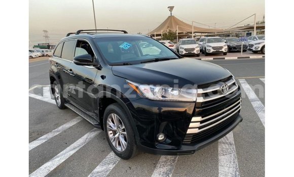 Nunua Imported Toyota Highlander Nyeusi Gari ndani ya Import - Dubai nchini Arusha Nunua Imported Toyota Highlander Nyeusi Gari ndani ya Import - Dubai nchini Arusha
