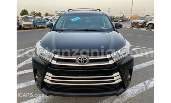 Nunua Imported Toyota Highlander Nyeusi Gari ndani ya Import - Dubai nchini Arusha Nunua Imported Toyota Highlander Nyeusi Gari ndani ya Import - Dubai nchini Arusha