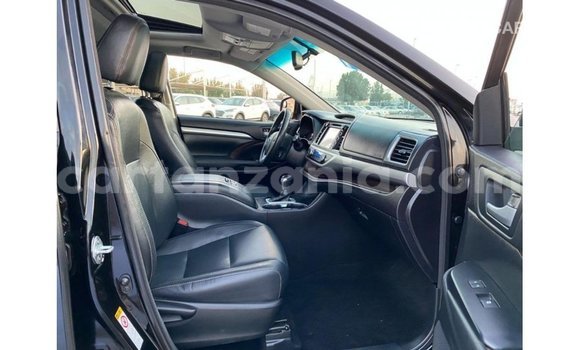 Nunua Imported Toyota Highlander Nyeusi Gari ndani ya Import - Dubai nchini Arusha Nunua Imported Toyota Highlander Nyeusi Gari ndani ya Import - Dubai nchini Arusha
