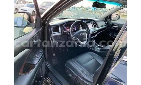 Nunua Imported Toyota Highlander Nyeusi Gari ndani ya Import - Dubai nchini Arusha Nunua Imported Toyota Highlander Nyeusi Gari ndani ya Import - Dubai nchini Arusha