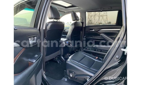 Nunua Imported Toyota Highlander Nyeusi Gari ndani ya Import - Dubai nchini Arusha Nunua Imported Toyota Highlander Nyeusi Gari ndani ya Import - Dubai nchini Arusha