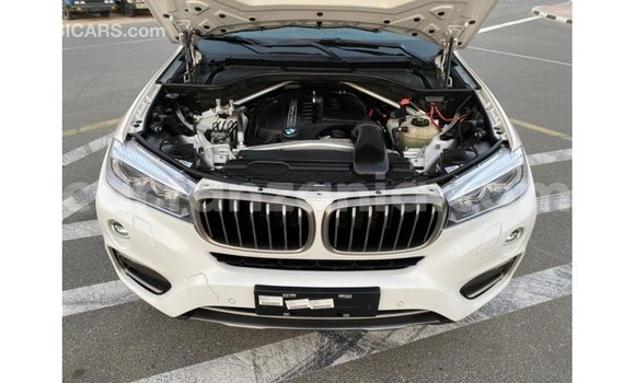 Nunua Imported BMW X6 Nyeupe Gari ndani ya Import - Dubai nchini Arusha Nunua Imported BMW X6 Nyeupe Gari ndani ya Import - Dubai nchini Arusha