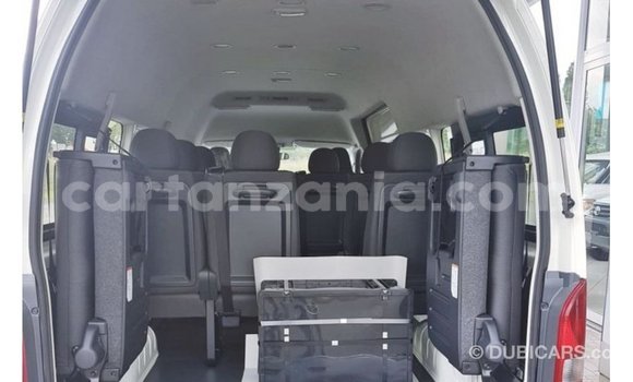 Nunua Imported Toyota Hiace Nyeupe Gari ndani ya Import - Dubai nchini Arusha Nunua Imported Toyota Hiace Nyeupe Gari ndani ya Import - Dubai nchini Arusha