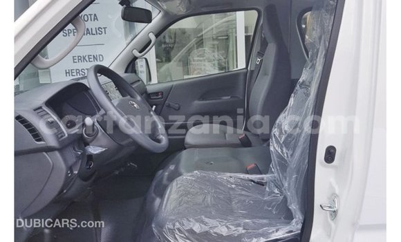 Nunua Imported Toyota Hiace Nyeupe Gari ndani ya Import - Dubai nchini Arusha Nunua Imported Toyota Hiace Nyeupe Gari ndani ya Import - Dubai nchini Arusha