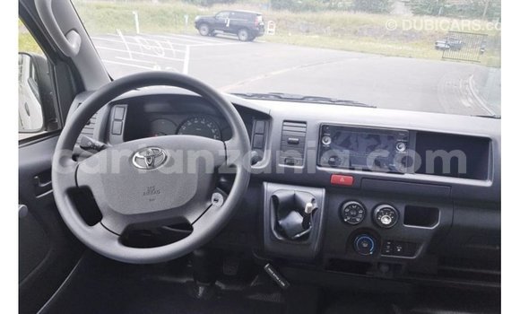 Nunua Imported Toyota Hiace Nyeupe Gari ndani ya Import - Dubai nchini Arusha Nunua Imported Toyota Hiace Nyeupe Gari ndani ya Import - Dubai nchini Arusha