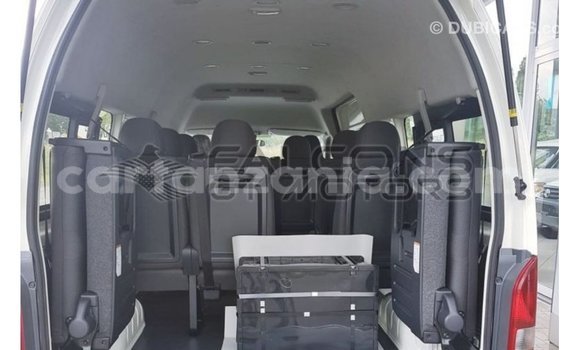 Nunua Imported Toyota Hiace Nyeupe Gari ndani ya Import - Dubai nchini Arusha Nunua Imported Toyota Hiace Nyeupe Gari ndani ya Import - Dubai nchini Arusha