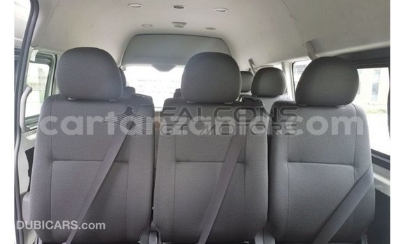 Nunua Imported Toyota Hiace Nyeupe Gari ndani ya Import - Dubai nchini Arusha Nunua Imported Toyota Hiace Nyeupe Gari ndani ya Import - Dubai nchini Arusha
