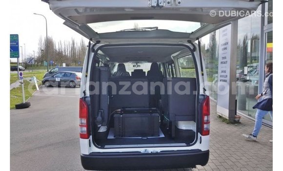Nunua Imported Toyota Hiace Nyeupe Gari ndani ya Import - Dubai nchini Arusha Nunua Imported Toyota Hiace Nyeupe Gari ndani ya Import - Dubai nchini Arusha