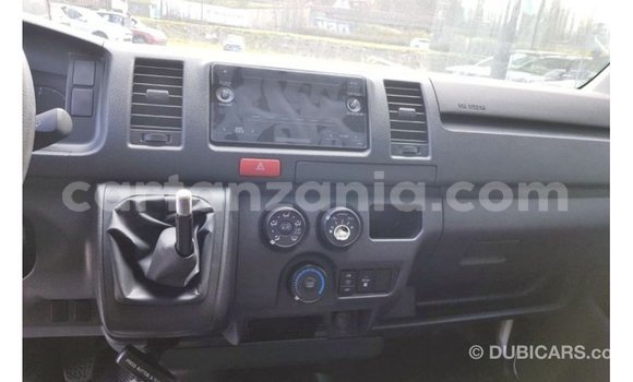 Nunua Imported Toyota Hiace Nyeupe Gari ndani ya Import - Dubai nchini Arusha Nunua Imported Toyota Hiace Nyeupe Gari ndani ya Import - Dubai nchini Arusha