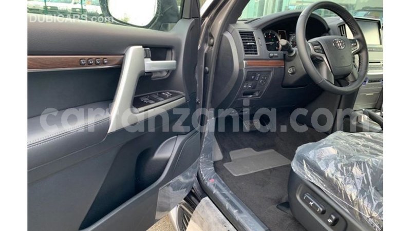 Big with watermark toyota land cruiser arusha import dubai 9067