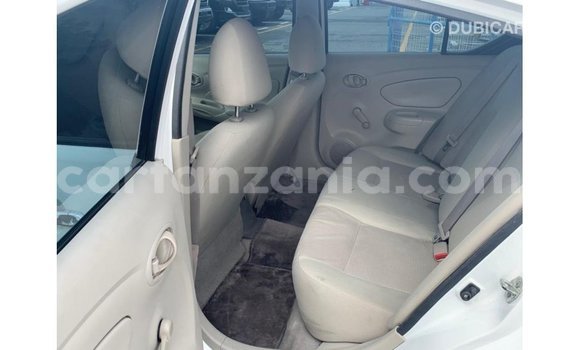 Nunua Imported Nissan Sunny Nyeupe Gari ndani ya Import - Dubai nchini Arusha Nunua Imported Nissan Sunny Nyeupe Gari ndani ya Import - Dubai nchini Arusha