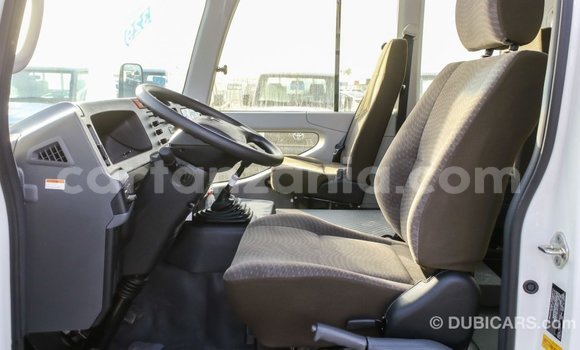 Nunua Imported Toyota Coaster Nyeupe Gari ndani ya Import - Dubai nchini Arusha Nunua Imported Toyota Coaster Nyeupe Gari ndani ya Import - Dubai nchini Arusha