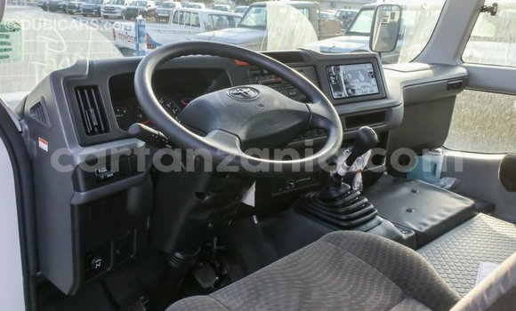 Nunua Imported Toyota Coaster Nyeupe Gari ndani ya Import - Dubai nchini Arusha Nunua Imported Toyota Coaster Nyeupe Gari ndani ya Import - Dubai nchini Arusha