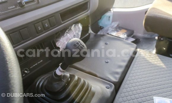 Nunua Imported Toyota Coaster Nyeupe Gari ndani ya Import - Dubai nchini Arusha Nunua Imported Toyota Coaster Nyeupe Gari ndani ya Import - Dubai nchini Arusha