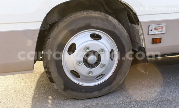 Nunua Imported Toyota Coaster Nyeupe Gari ndani ya Import - Dubai nchini Arusha Nunua Imported Toyota Coaster Nyeupe Gari ndani ya Import - Dubai nchini Arusha