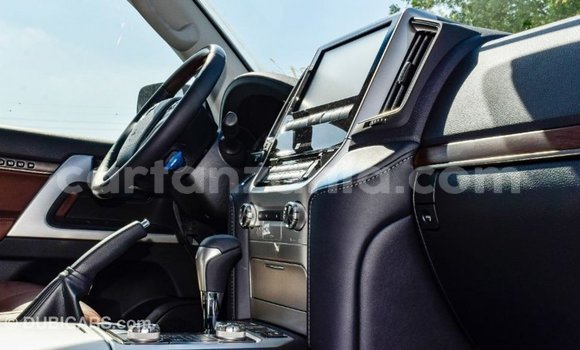 Nunua Imported Toyota Land Cruiser Nyeusi Gari ndani ya Import - Dubai nchini Arusha Nunua Imported Toyota Land Cruiser Nyeusi Gari ndani ya Import - Dubai nchini Arusha
