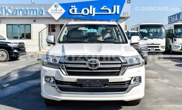 Nunua Imported Toyota Land Cruiser Nyeupe Gari ndani ya Import - Dubai nchini Arusha Nunua Imported Toyota Land Cruiser Nyeupe Gari ndani ya Import - Dubai nchini Arusha