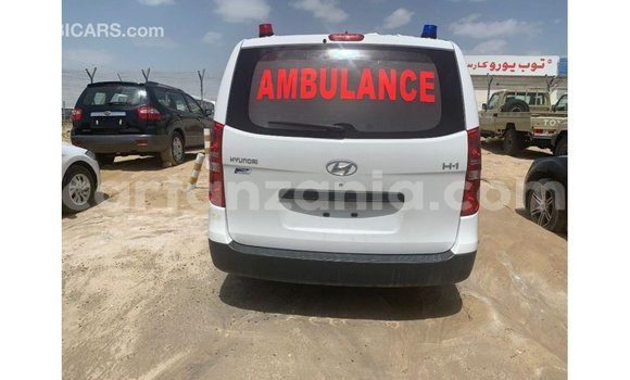 Buy Import Hyundai Accent White Car in Import - Dubai in Arusha Buy Import Hyundai Accent White Car in Import - Dubai in Arusha