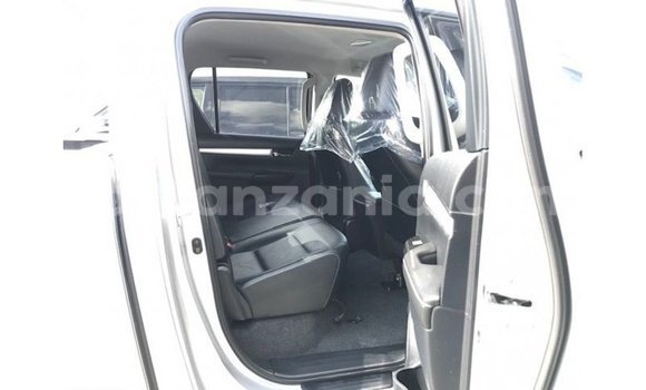 Nunua Imported Toyota Hilux Nyingine Gari ndani ya Import - Dubai nchini Arusha Nunua Imported Toyota Hilux Nyingine Gari ndani ya Import - Dubai nchini Arusha