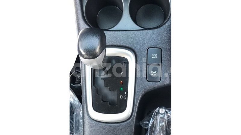 Big with watermark toyota hilux arusha import dubai 9083