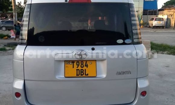 Buy Used Toyota Sienta Silver Car in Dar es Salaam in Dar es Salaam Buy Used Toyota Sienta Silver Car in Dar es Salaam in Dar es Salaam