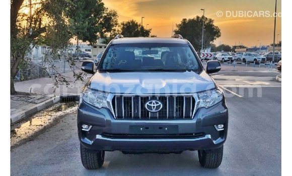 Nunua Imported Toyota Prado Nyeusi Gari ndani ya Import - Dubai nchini Arusha Nunua Imported Toyota Prado Nyeusi Gari ndani ya Import - Dubai nchini Arusha