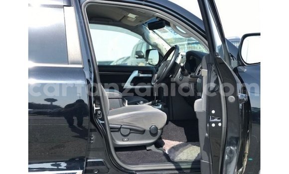 Buy Import Toyota Land Cruiser Black Car in Import - Dubai in Arusha Buy Import Toyota Land Cruiser Black Car in Import - Dubai in Arusha