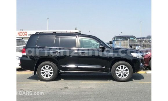 Buy Import Toyota Land Cruiser Black Car in Import - Dubai in Arusha Buy Import Toyota Land Cruiser Black Car in Import - Dubai in Arusha