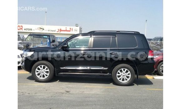 Buy Import Toyota Land Cruiser Black Car in Import - Dubai in Arusha Buy Import Toyota Land Cruiser Black Car in Import - Dubai in Arusha