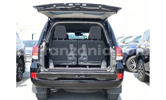 Buy Import Toyota Land Cruiser Black Car in Import - Dubai in Arusha Buy Import Toyota Land Cruiser Black Car in Import - Dubai in Arusha