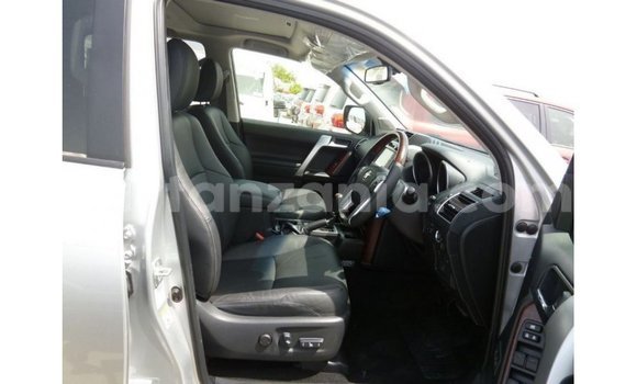 Nunua Imported Toyota Prado Nyingine Gari ndani ya Import - Dubai nchini Arusha Nunua Imported Toyota Prado Nyingine Gari ndani ya Import - Dubai nchini Arusha