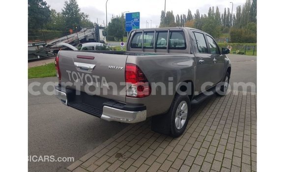 Nunua Imported Toyota Hilux Nyingine Gari ndani ya Import - Dubai nchini Arusha Nunua Imported Toyota Hilux Nyingine Gari ndani ya Import - Dubai nchini Arusha