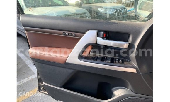 Buy Import Toyota Land Cruiser Black Car in Import - Dubai in Arusha Buy Import Toyota Land Cruiser Black Car in Import - Dubai in Arusha