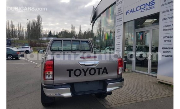Nunua Imported Toyota Hilux Nyingine Gari ndani ya Import - Dubai nchini Arusha Nunua Imported Toyota Hilux Nyingine Gari ndani ya Import - Dubai nchini Arusha