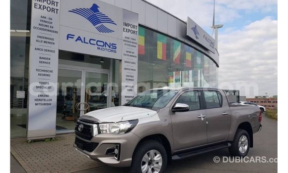 Nunua Imported Toyota Hilux Nyingine Gari ndani ya Import - Dubai nchini Arusha Nunua Imported Toyota Hilux Nyingine Gari ndani ya Import - Dubai nchini Arusha