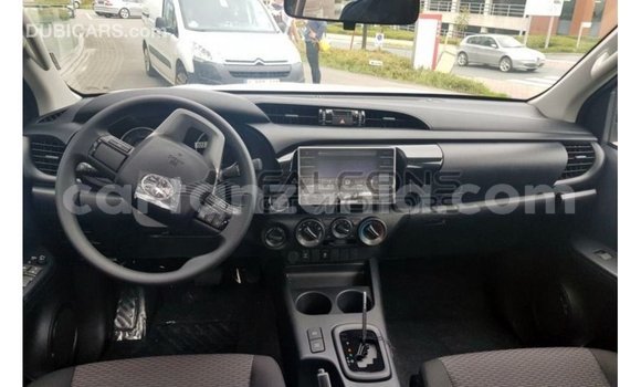 Nunua Imported Toyota Hilux Nyingine Gari ndani ya Import - Dubai nchini Arusha Nunua Imported Toyota Hilux Nyingine Gari ndani ya Import - Dubai nchini Arusha