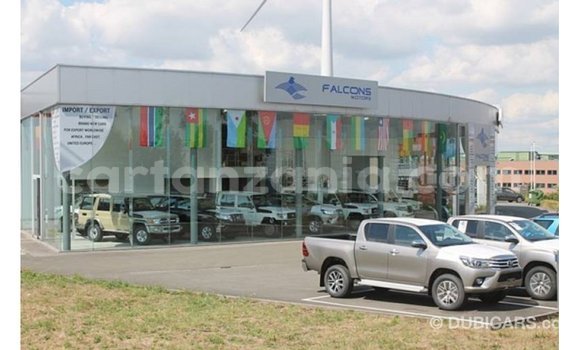 Nunua Imported Toyota Land Cruiser Nyeupe Gari ndani ya Import - Dubai nchini Arusha Nunua Imported Toyota Land Cruiser Nyeupe Gari ndani ya Import - Dubai nchini Arusha